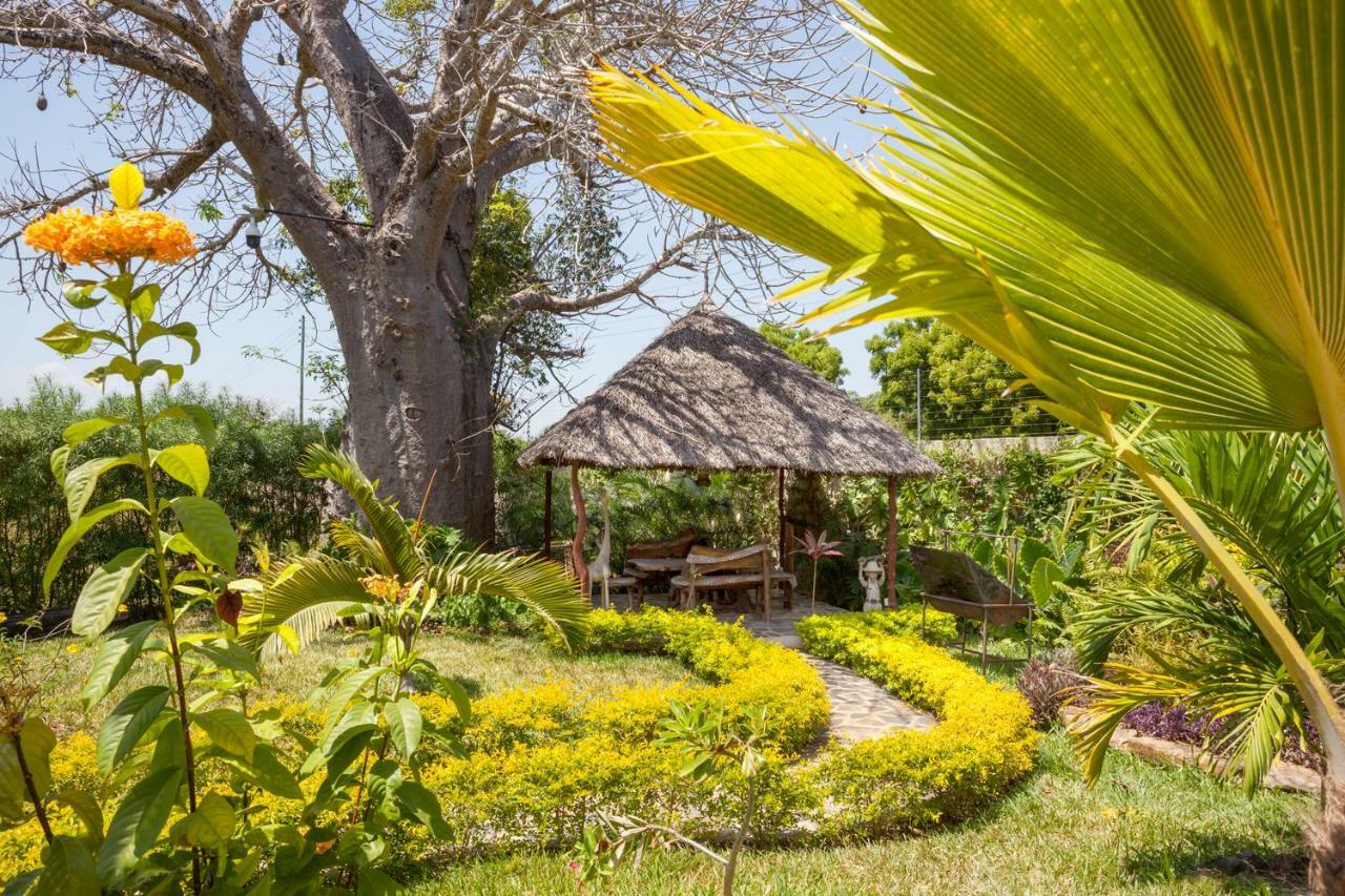 Villa Raymond, Diani, Kenya Diani Beach Exterior photo